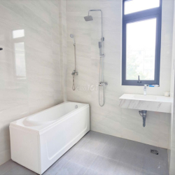 Nhà đẹp 4PN full nội thất, có phòng ngủ trệt – Lộc Phát – 16tr