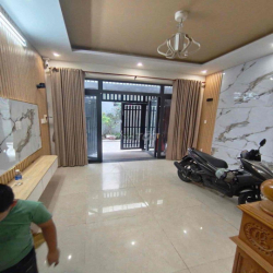 NHÀ ĐẸP FULL NỘI THẤT NGAY CHUNG CƯ CHƯƠNG DƯƠNG HOME 2 LẦU 4PN 5WC