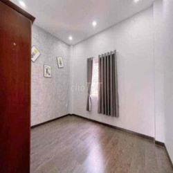 CHO THUÊ NHÀ MT HẺM MỚI ĐẸP 5PN ĐƯỜNG SỐ 28 P6 GÒ VẤP