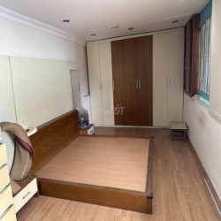 Cho thuê căn tập thể 2 tầng 3 ngủ Lý Nam Đế, Hoàn Kiếm, đủ đồ