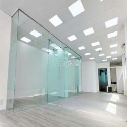 Văn phòng Q3 giá 37 triệu (105m2) mặt tiền Võ Văn Tần