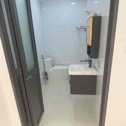 CHO THUÊ Nhà mặt tiền 3 thang 2 ngay gốc ngã 4 Nhà Mới Xây