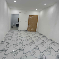 CHO THUÊ Nhà mặt tiền 3 thang 2 ngay gốc ngã 4 Nhà Mới Xây