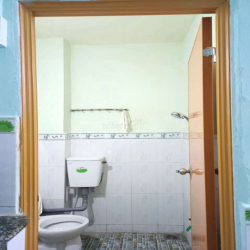 Nhà cho thuê nguyên căn có cửa sau giá rẻ 2 tầng