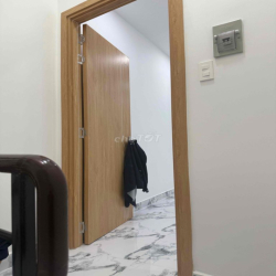 CHO THUÊ Nhà mặt tiền 3 thang 2 ngay gốc ngã 4 Nhà Mới Xây