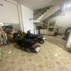 Cho Thuê Nhà 3 Tầng 1 Trệt đường Lê Hoàng Phái - Giá rẻ