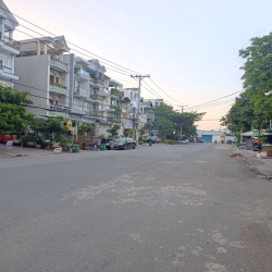 Cần cho thuê nhà 4 tầng. Có nội thất. 30tr/thể. Mặt tiền Cao Thị Chính