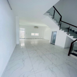 Cho thuê nhà mặt tiền Liên Phường 100-150m2 gần Đỗ Xuân Hợp