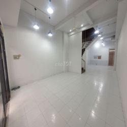 Cho thuê nhà mặt tiền Liên Phường 100-150m2 gần Đỗ Xuân Hợp