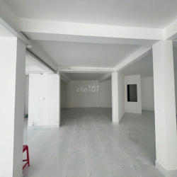 Cho thuê VP 205m2 Hoàng Sa view kính panorama cơ sở vật chất mới