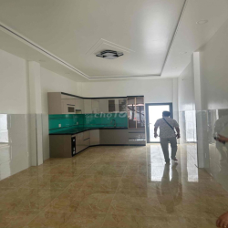 NHÀ MỚI - 4 x 20 - TRỆT 3 LẦU - GIÁ TỐT