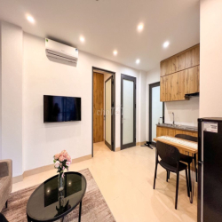CHO THUÊ CĂN HỘ 1N1K FULL NỘI THẤT BAN CÔNG NGAY NGÕ 290 KIM MÃ 