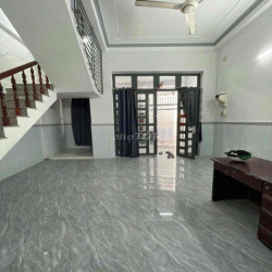 Cho thuê nhà trệt lầu 6x11m 2phòng sẵn 2máy lạnh hẻm Hoàng Văn Thụ