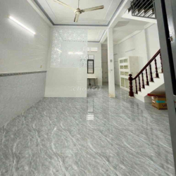 Cho thuê nhà trệt lầu 6x11m 2phòng sẵn 2máy lạnh hẻm Hoàng Văn Thụ