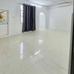 Cho thuê nhà trệt lầu 6x11m 2phòng sẵn 2máy lạnh hẻm Hoàng Văn Thụ