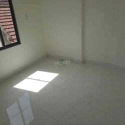 CHO THUÊ Ở KINH DOANH 1 TRỆT 1 LẦU GIÁ 7 TRIỆU/ THÁNG