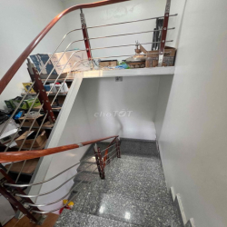 Bán Nhà 2 Tầng Lô Góc Ngõ Nông Thoáng Mát