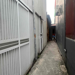 Bán Nhà 2 Tầng Lô Góc Ngõ Nông Thoáng Mát