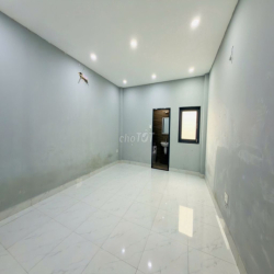 Nhà phố 2 lầu 1/ sát MT, 4x16m, 3PN 4WC, đường xe tải, Lê Đức Thọ