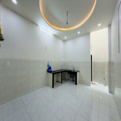 Nhà phố 2 lầu 1/ sát MT, 4x16m, 3PN 4WC, đường xe tải, Lê Đức Thọ