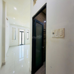 Nhà phố 2 lầu 1/ sát MT, 4x16m, 3PN 4WC, đường xe tải, Lê Đức Thọ