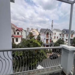 Biệt thự góc 2 MT Kdc Khang Điền 8x20 4pn 4wc