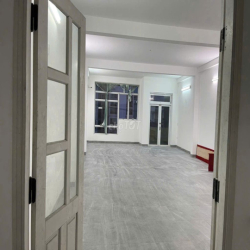 Cho thuê nhà 4 Tầng Đường Núi Thành_ Hải Châu – Đà Nẵng