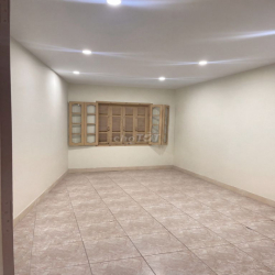 Chính chủ cho thuê nhà mặt phố Văn Miếu. 130 m2 x 3 tầng. MT 6m
