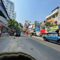 Cho thuê nhà 4 Tầng Đường Núi Thành_ Hải Châu – Đà Nẵng