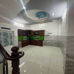 nhà 2 lầu 4 phòng.gần trường học Kim Đồng.
