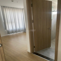 Cho thuê căn 100m2(3pn + 3wc) Ngay long trường Q9 .Có thể vao ở liền