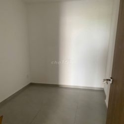 Cho thuê căn 100m2(3pn + 3wc) Ngay long trường Q9 .Có thể vao ở liền