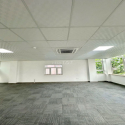 Cho thuê VP 160m2 Nguyễn Đình Chính view kính thoáng đón nắng tự nhiên
