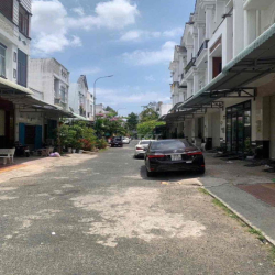 Nhà 2 lầu KDC Hưng pHú 1