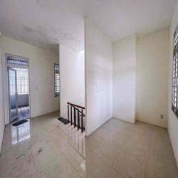 Nhà 2 lầu KDC Hưng pHú 1