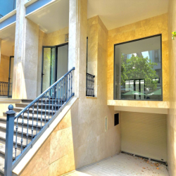 Nhà VP 600m² Vạn Phúc, có hầm, sẵn văn phòng, phù hợp làm VP Công Ty