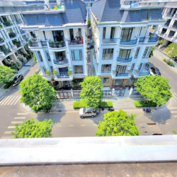 Nhà VP 600m² Vạn Phúc, có hầm, sẵn văn phòng, phù hợp làm VP Công Ty