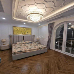 Cho thuê villa Nguyễn Văn Trỗi 10x20m 3 tầng 6pn 8wc giá 90tr/tháng