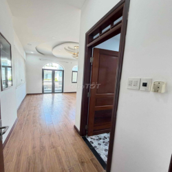 Nhà trệt 2 lầu mới KDC 91B