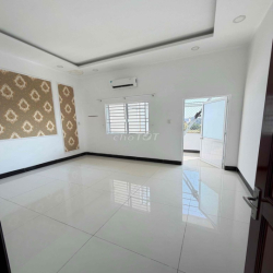 Nhà trệt 2 lầu mới KDC 91B