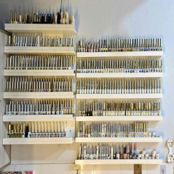 Sang Gấp Tiệm Nail Quận 7 – Full Nội Thất, Vào Làm Ngay – Giá Chỉ 60 T