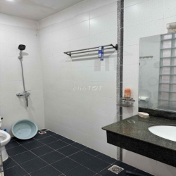 Phòng studio CCMN 6 tầng, mặt đường, có thang máy