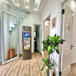 CHO THUÊ CĂN HỘ ĐƯỜNG BẠCH ĐẰNG CAO CẤP 2 PN FULL NỘI THẤT VIEW ĐẸP