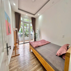 CHO THUÊ CĂN HỘ ĐƯỜNG BẠCH ĐẰNG CAO CẤP 2 PN FULL NỘI THẤT VIEW ĐẸP