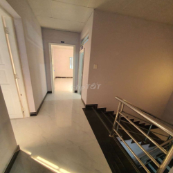 Chín Chủ. Cho Thuê Nhà Mới . 9x30   4pn 3wc