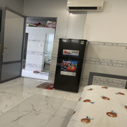 Phòng nội thất cao cấp: máy lạnh, tủ lạnh, máy giặt, quạt máy, bếp từ