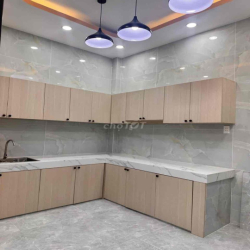 Cho thuê nhà nguyên cao lỗ, cách parcmall 300m,  4 tầng. 16 tr/ tháng