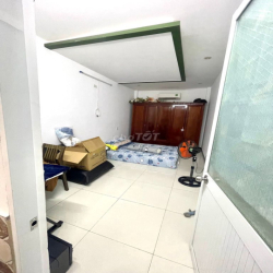 Bán nhà mặt tiền Nguyễn Thị Minh Khai giá 12. 1 tỉ