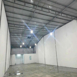 Cho thuê kho 300m2 mới 100% Phú Tân, Thành phố Mới