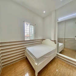 PHÒNG TRỌ SINH VIÊN Cửa Sổ Trời Có Máy Lạnh